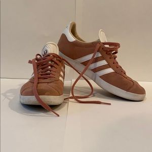 Adidas Gazelle in Dusty Pink Suede